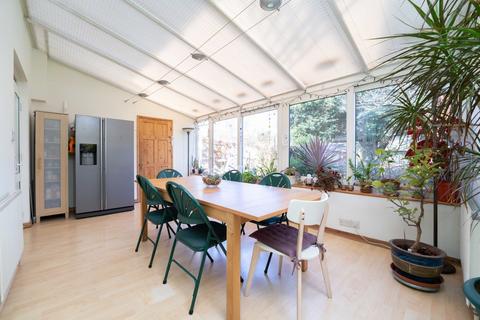 309 Boston Road, London, W7 2AT