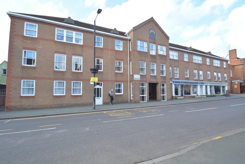 Newland Street, Witham, CM8 1AL 1 bed retirement property £100,000