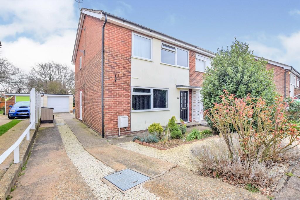 Broom Way, Abberton, Colchester, Essex, CO5 7PQ 3 bed semidetached
