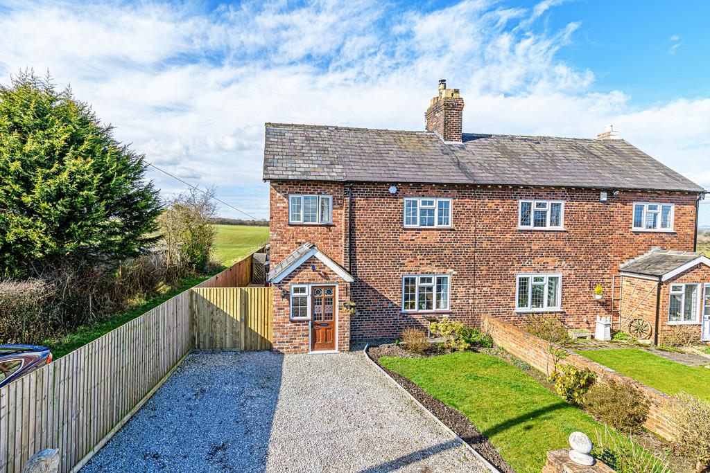 Broad Lane, Grappenhall, Warrington, Cheshire 4 bed cottage £425,000