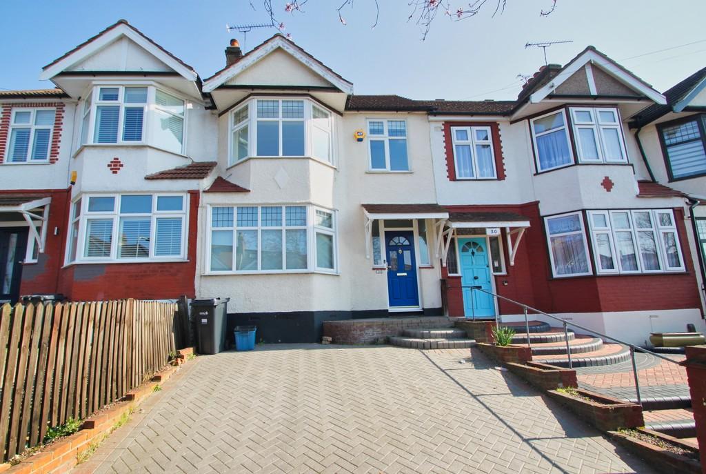 Crownhill Road, Woodford Green 3 bed terraced house £1,800 pcm (£415 pw)