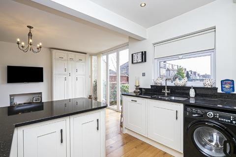 7 Vernon Avenue, Woodford Green, IG8 0AU
