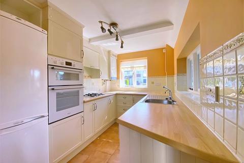 2 bedroom detached house to rent, New Road, Wonersh