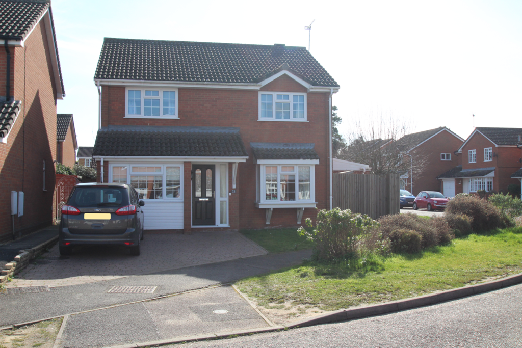 The Brickfields, Stowmarket, IP14 4 bed detached house £400,000