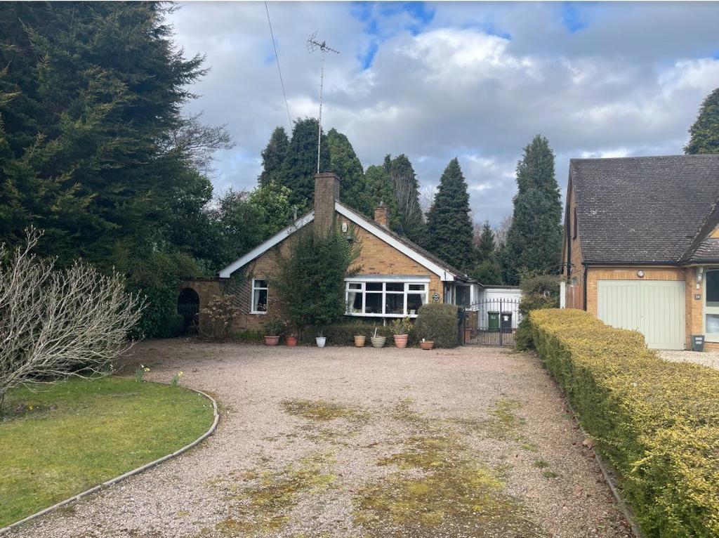 Mill Lane, Blakedown, Kidderminster, DY10 3 bed detached bungalow £