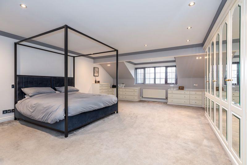 Old Bank House, The Gravel, Mere Brow, PR4 6JX 3 bed detached house £