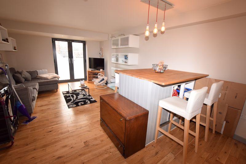Alton town centre 2 bed apartment £249,950