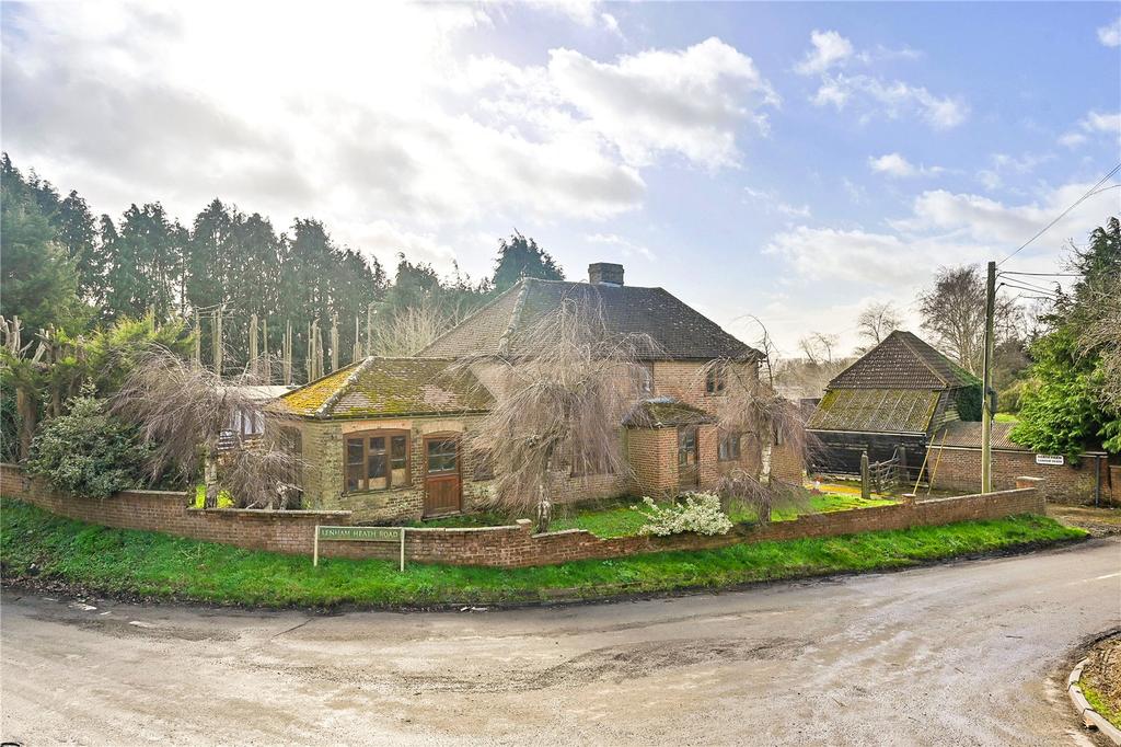 Lenham Heath, Maidstone, Kent, ME17 3 bed detached house £725,000