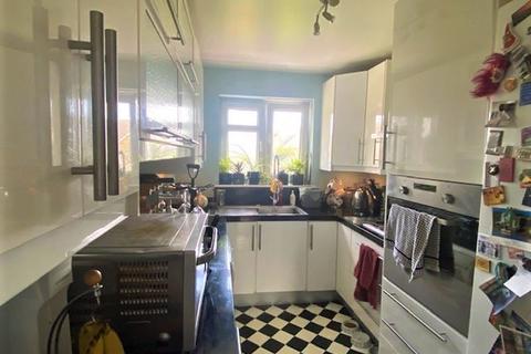 75 Angel Road, Thames Ditton, KT7 0BA