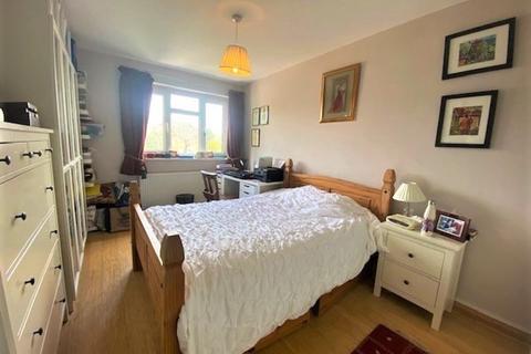 75 Angel Road, Thames Ditton, KT7 0BA