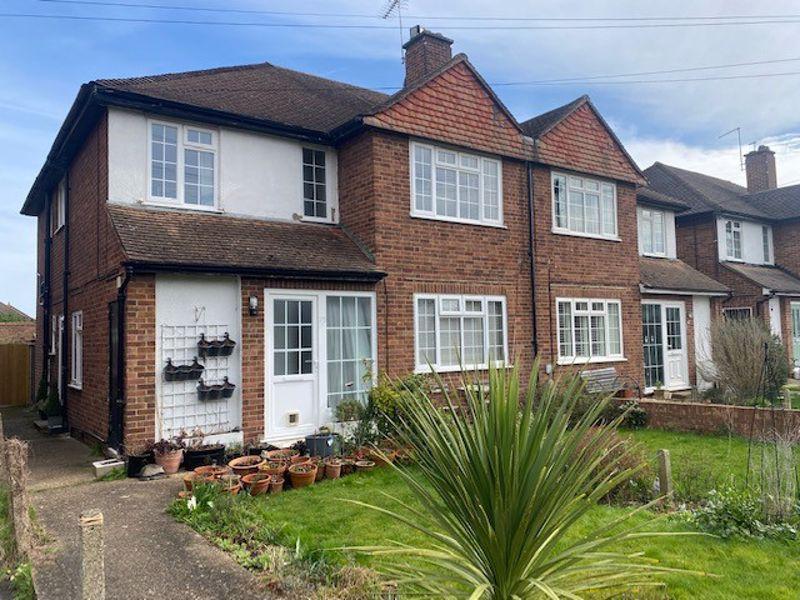 Angel Road, Thames Ditton 2 bed apartment £450,000