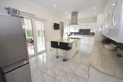 5 bedroom detached house for sale - Stratton Park, Widnes