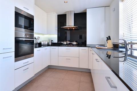 2 bedroom flat to rent, Fulham Road, South Kensington, London