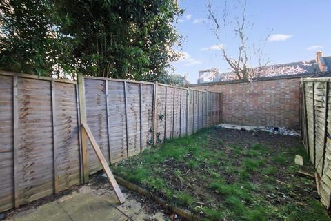 11 Shelley Close, Greenford, UB6 8RT