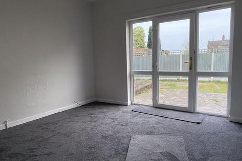 2 bedroom ground floor flat to rent, Birches Head Road, Stoke-On-Trent