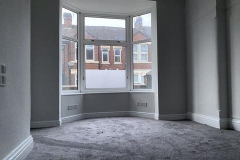 2 bedroom ground floor flat to rent, Birches Head Road, Stoke-On-Trent