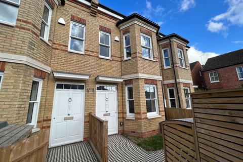 16a Park Road, Kingston Upon Thames, KT2 6BG