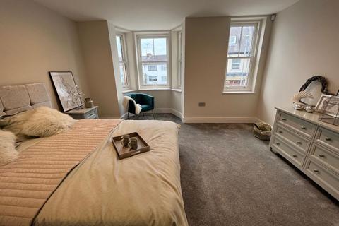 16a Park Road, Kingston Upon Thames, KT2 6BG