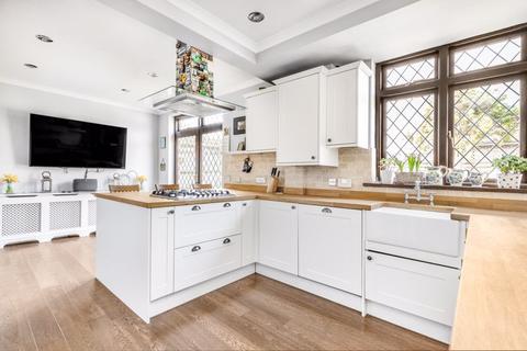 8 Redford Avenue, Wallington, SM6 9DP