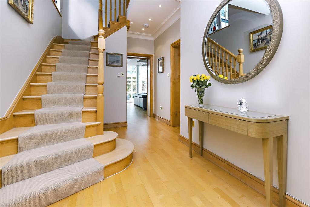Hillway, Highgate, London, N6 5 bed house £2,950,000