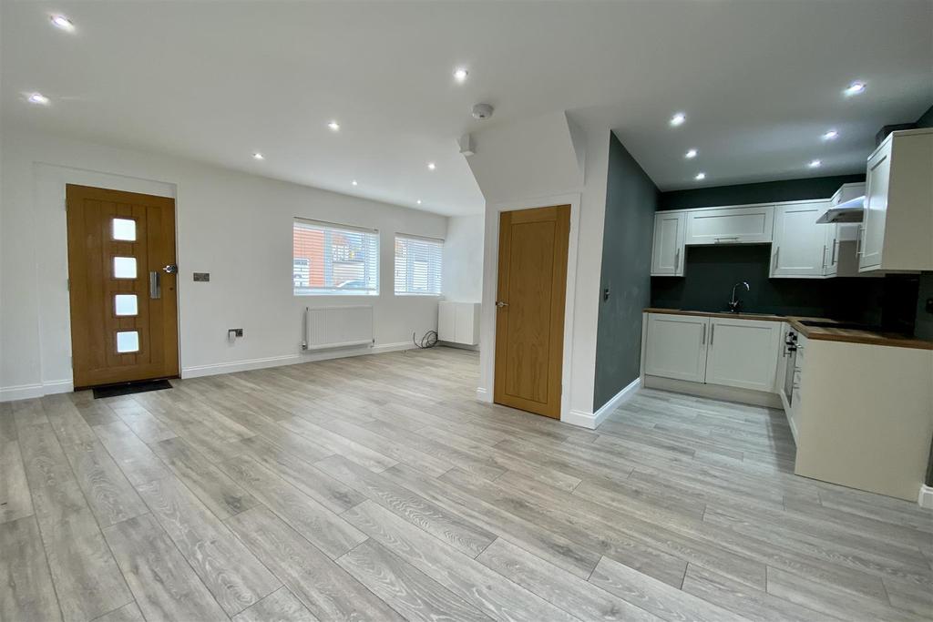 Duncan Road, Southsea 2 bed terraced house £220,000
