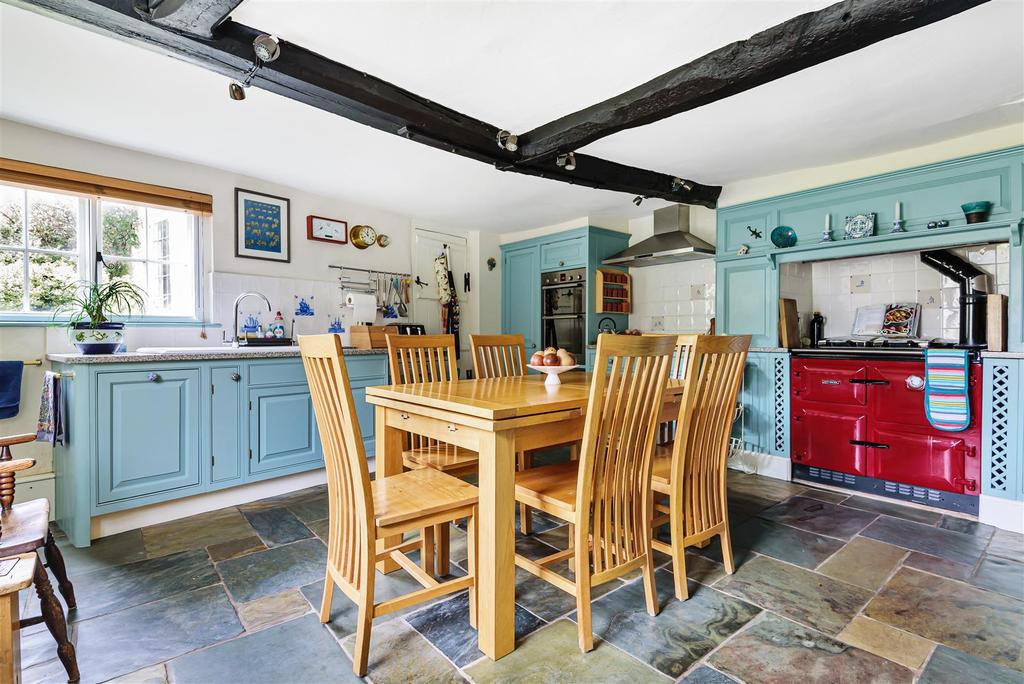White Street, Market Lavington 4 bed detached house £795,000