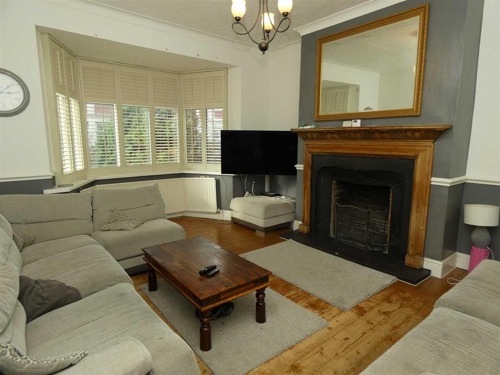 Mason Avenue, Whitley Bay 5 bed terraced house £300,000