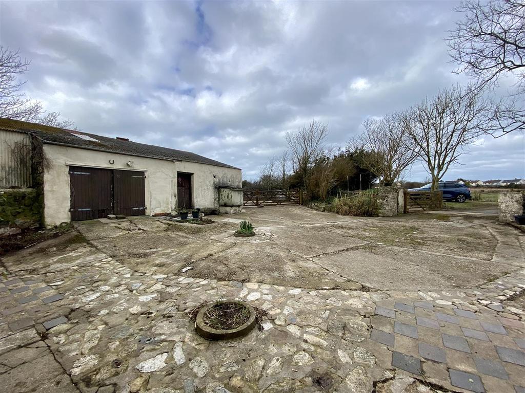 Store/Machinery Shed