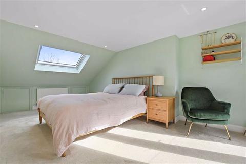 10 Phoenix Road, London, SE20 7BT