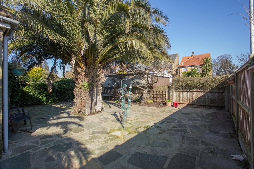 Cedar Close, Margate 2 bed house £265,000