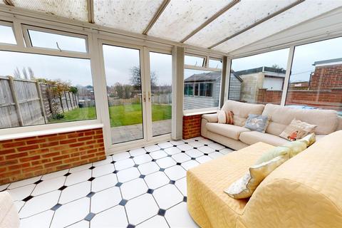 19 Alexander Drive, Faversham, ME13 7TB