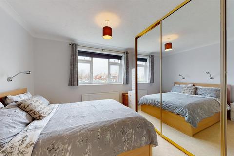 19 Alexander Drive, Faversham, ME13 7TB