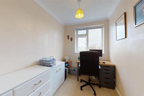 19 Alexander Drive, Faversham, ME13 7TB