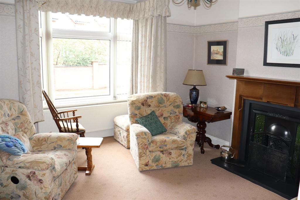 Princes Avenue, Walsall 3 bed semidetached house £329,950