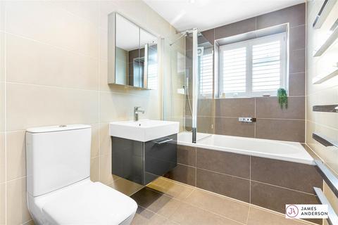 3 bedroom penthouse to rent, Upper Richmond Road West, East Sheen, SW14