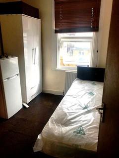 1 bedroom in a house share to rent - Single Room, Wentworth Road, Croydon CR0 3HY