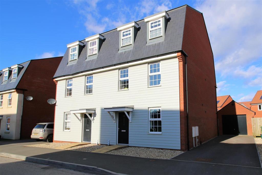 Located on the popular Chestnut Park... 4 bed semidetached house £439,950