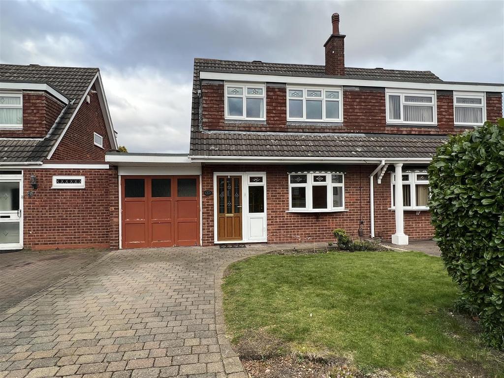 Armstrong Drive, Walsall 3 bed house £875 pcm (£202 pw)