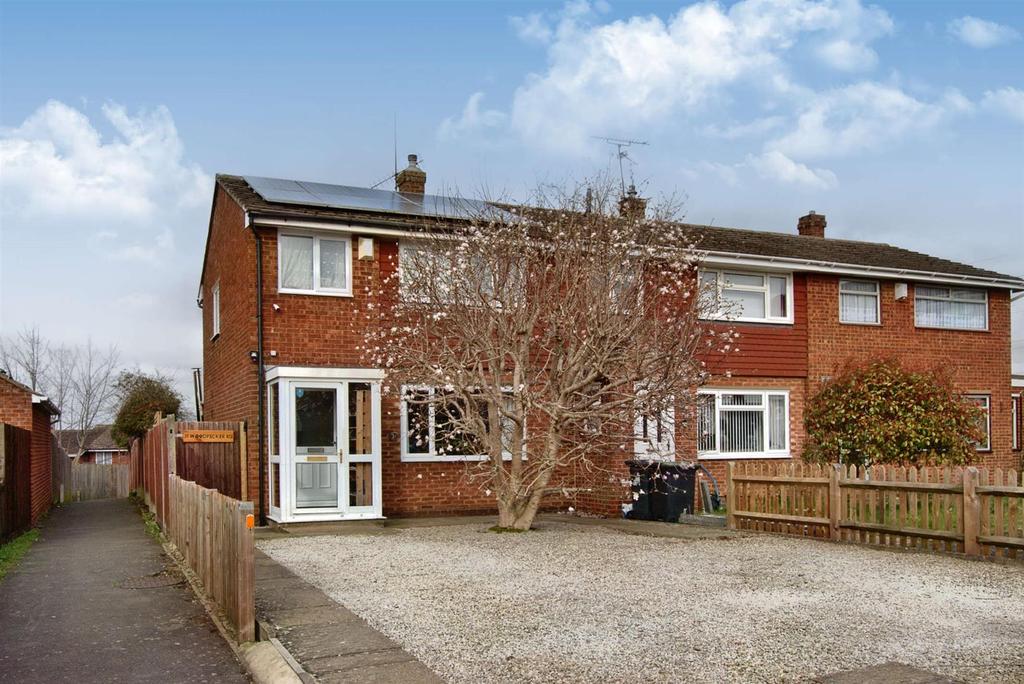 Woodpecker Road, Larkfield, ME20 6JQ 3 bed end of terrace house £335,000