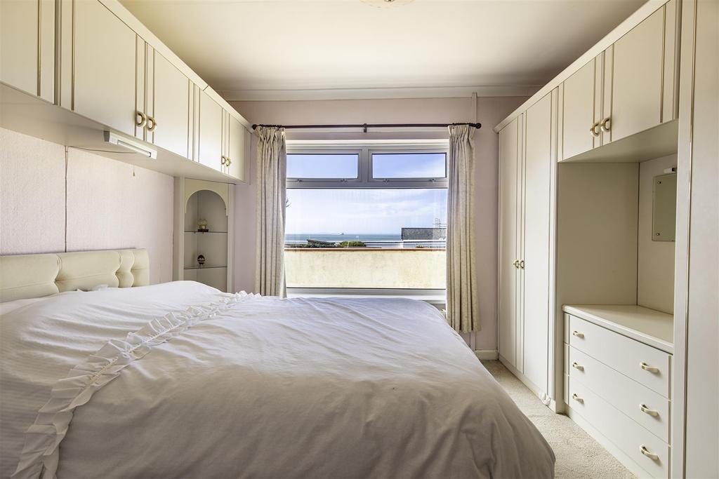Bed 4.jpg