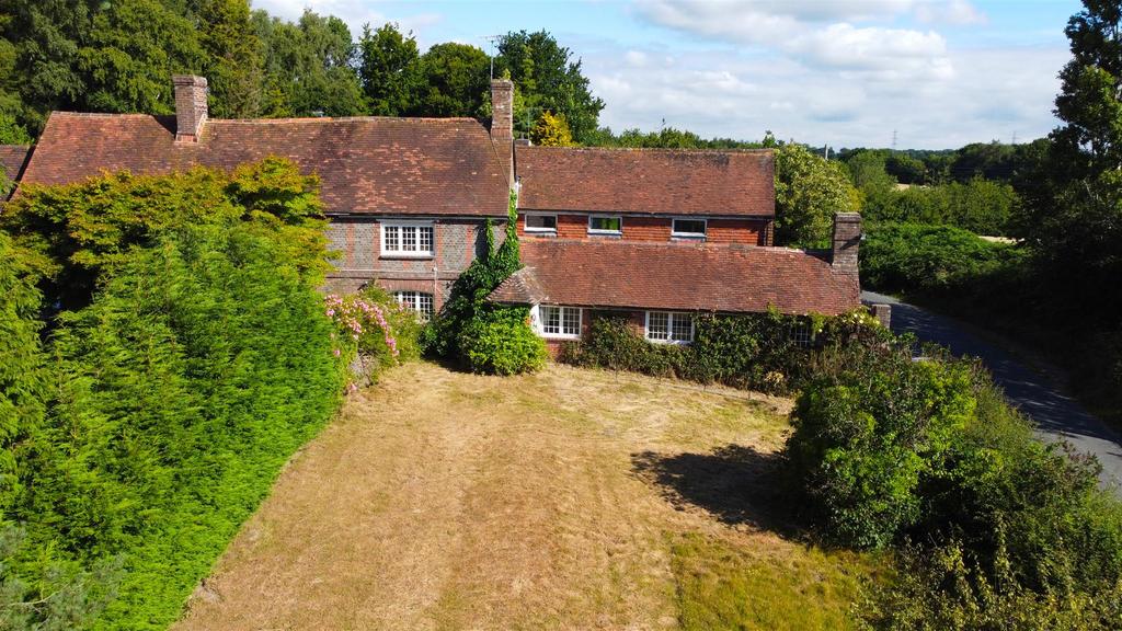 Wheel Lane, Westfield 3 bed semidetached house for sale £600,000