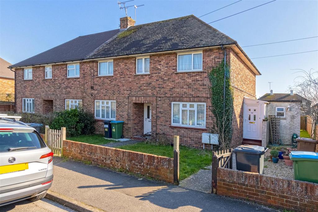 Roundstone Crescent, East Preston 2 bed apartment £275,000