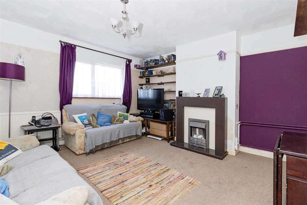 Roundstone Crescent, East Preston 2 bed apartment £275,000