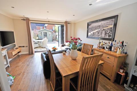 71 Shimbrooks, Great Leighs, Chelmsford, CM3 1SG