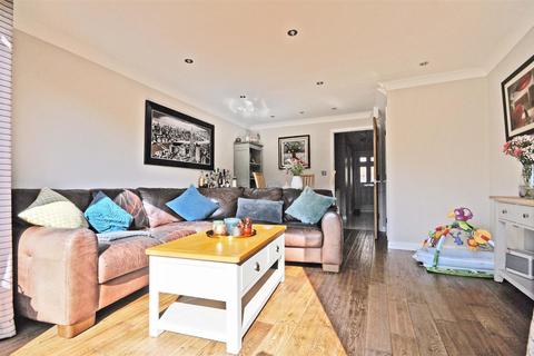 71 Shimbrooks, Great Leighs, Chelmsford, CM3 1SG