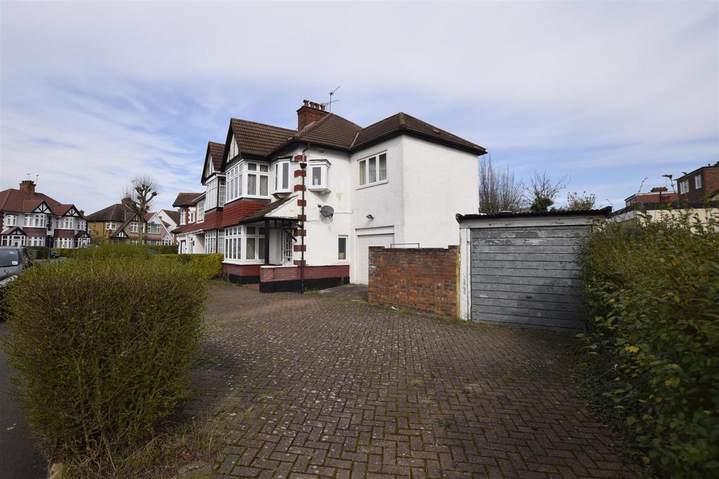 Rosslyn Crescent, WEMBLEY 4 bed semidetached house £775,000