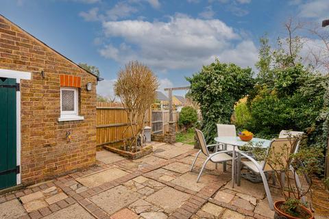 20 Elm Road, Epsom, KT17 2EU