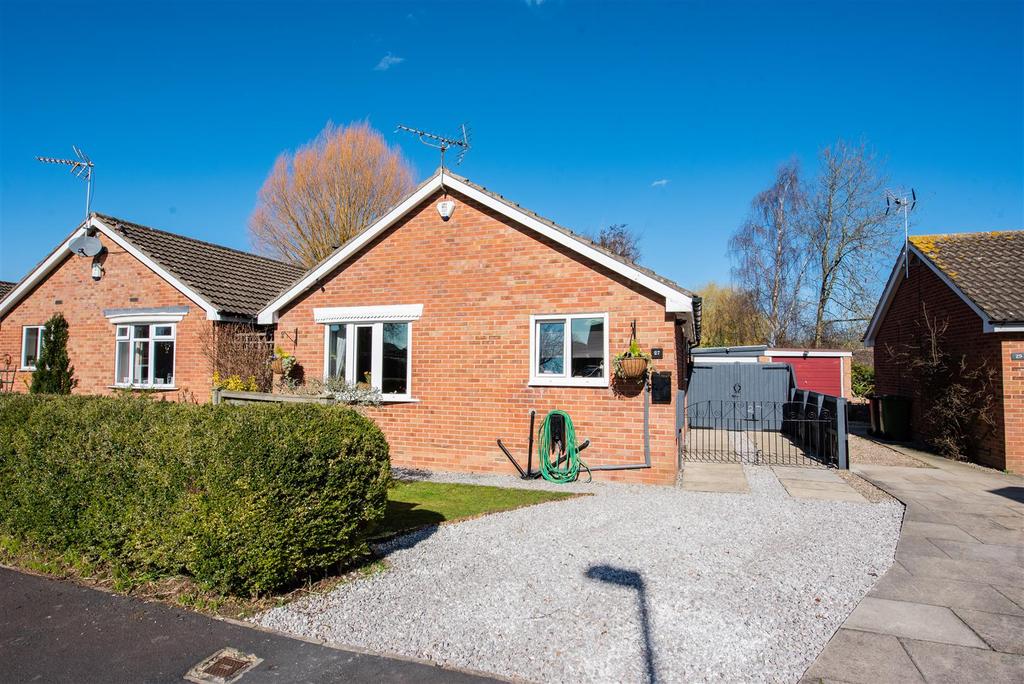 Reygate Grove, Copmanthorpe, York 2 bed detached bungalow £315,000