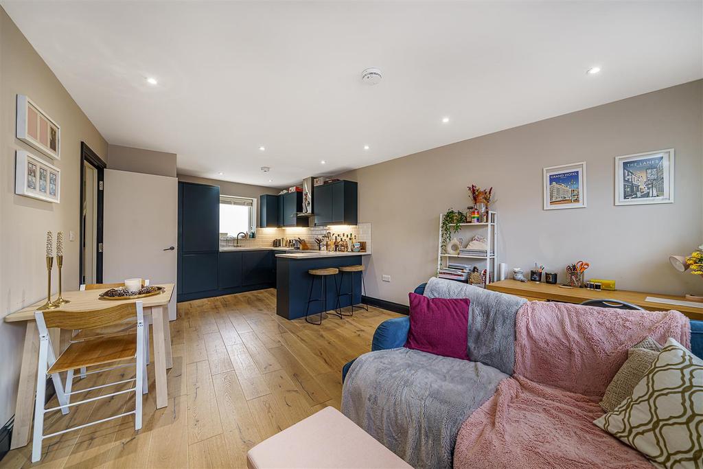 9 Penrith Place-8.JPG