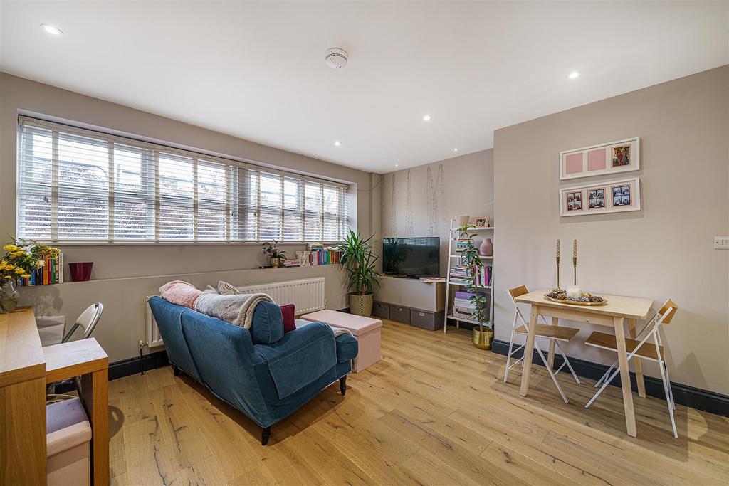 9 Penrith Place-7.JPG